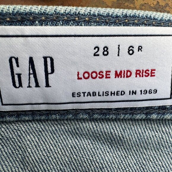 EUC Gap Loose Mid-Rise Jeans in Medium Wash - Picture 9 of 9